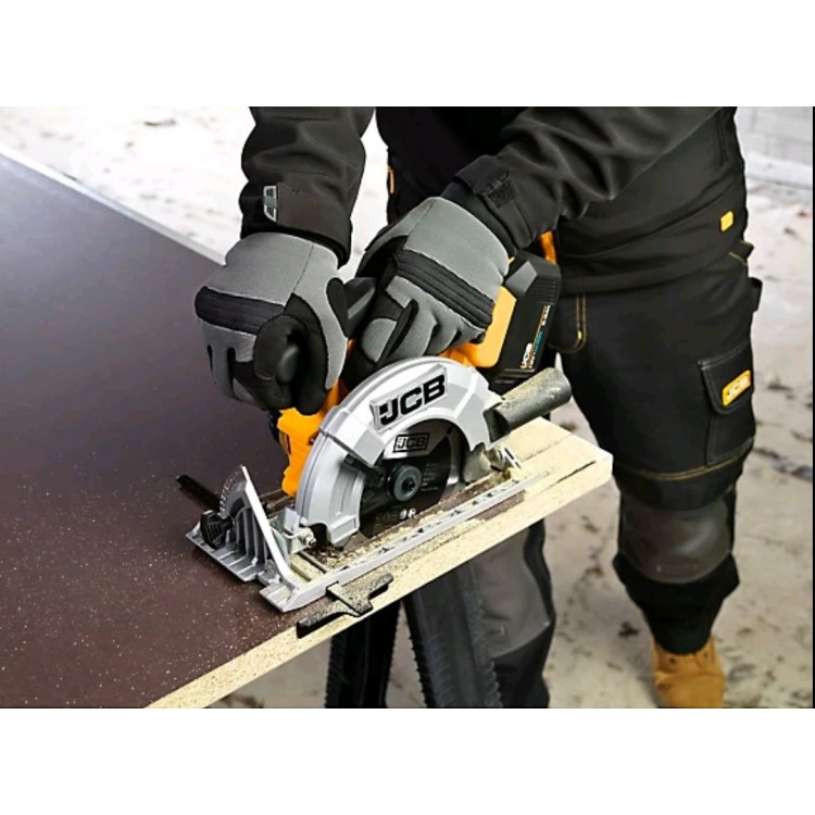 Акумулаторен ръчен циркуляр JCB 18V 165 мм. + сак за инструменти Акумулаторен ръчен циркуляр JCB 18V 165 мм. + сак за инструменти